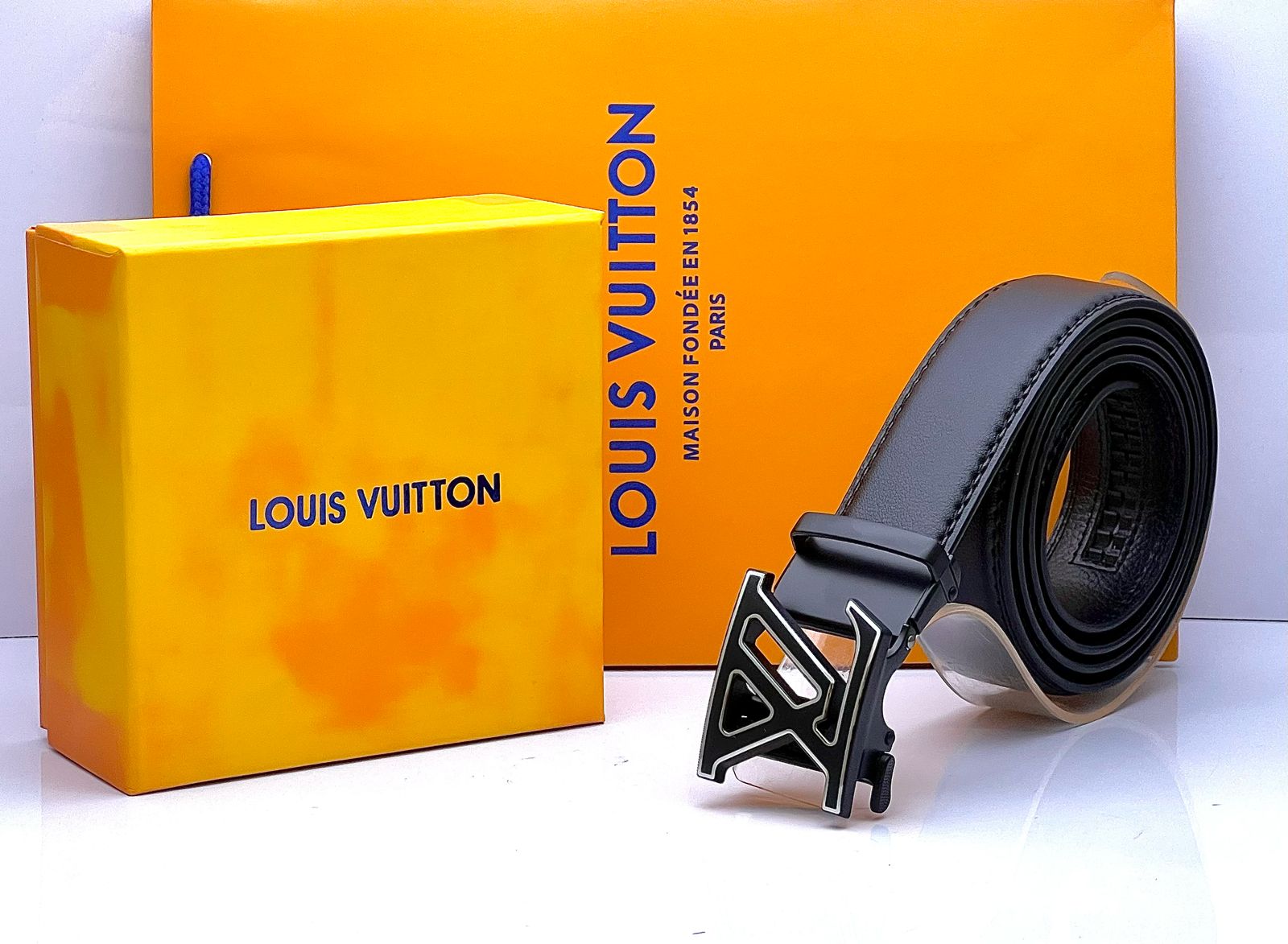 BRANDED BELT